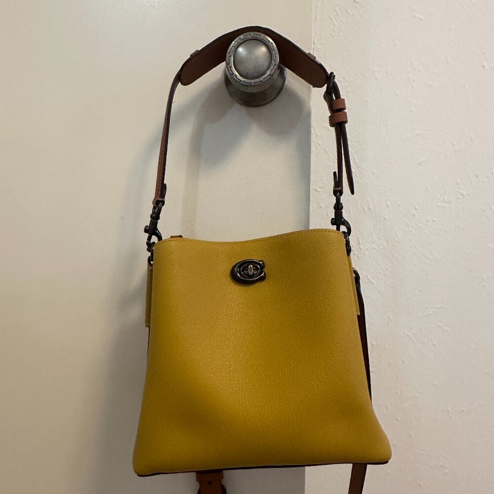 Coach Willow Shoulder Bag Mustard Yellow Bucket Bag